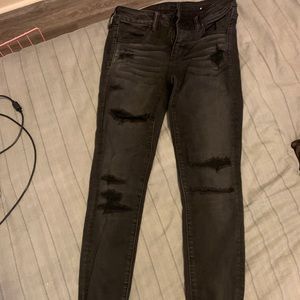 Black American Eagle distressed jeans